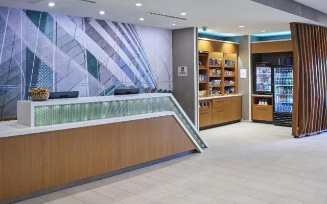 photo 2 of Howard Johnson East Lansing