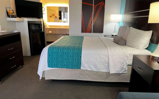 photo 4 of Howard Johnson by Wyndham Houston Heights/Downtown