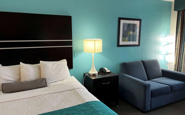 photo 5 of Howard Johnson by Wyndham Houston Heights/Downtown