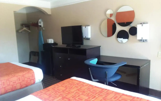 photo 3 of Howard Johnson Express Inn - Lake Charles