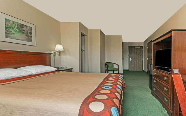 photo 3 of Howard Johnson Express Inn Grand Prairie Lone Star Park