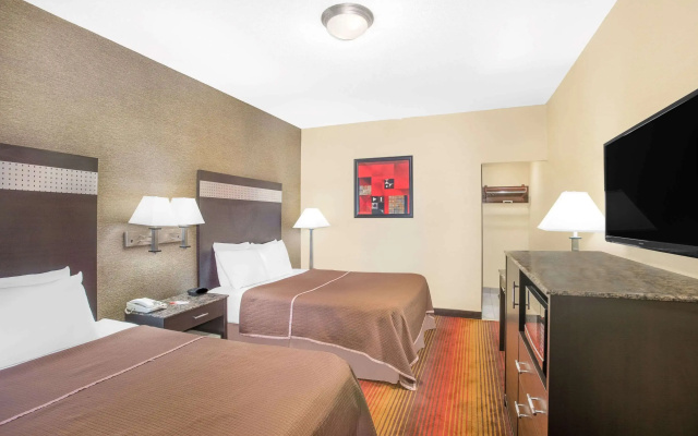 photo 4 of Howard Johnson by Wyndham North Bergen