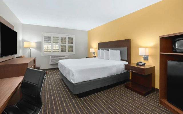 photo 4 of Hotel Aura SFO