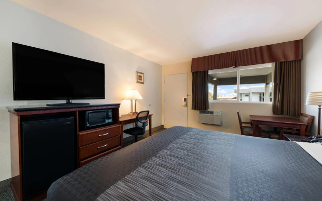 photo 4 of Rodeway Inn South San Francisco Airport