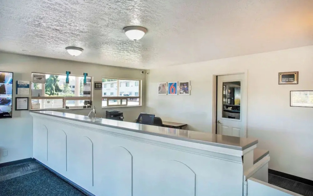photo 3 of Howard Johnson Gresham