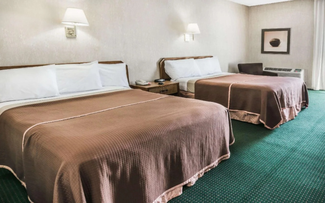 photo 5 of Howard Johnson Hotel by Wyndham Milford/New Haven