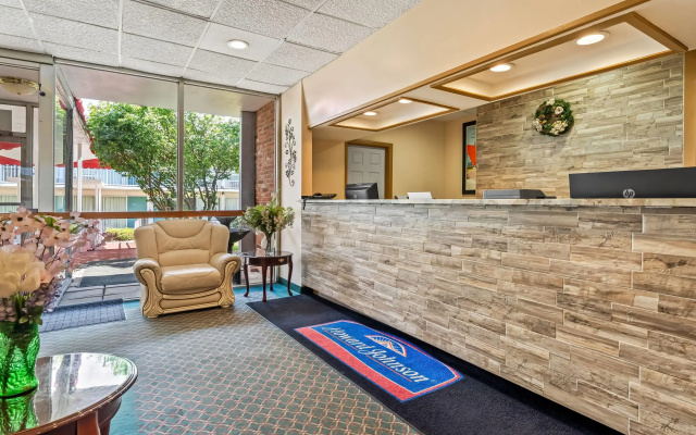 photo 2 of Howard Johnson by Wyndham Albany