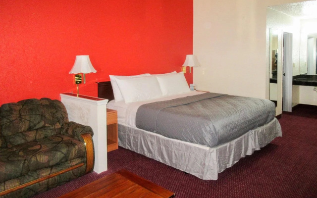 photo 2 of Rodeway Inn & Suites
