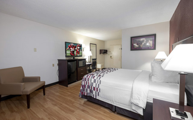 photo 3 of Red Roof Inn Warrenton