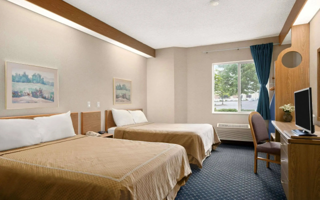 photo 5 of Howard Johnson Hotel & Suites by Wyndham Vancouver