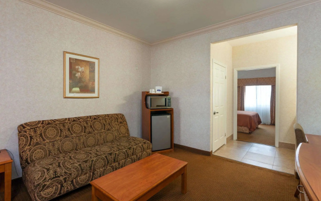 photo 2 of Howard Johnson Inn And Suites Pico Rivera