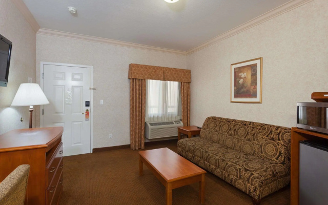photo 4 of Howard Johnson Inn And Suites Pico Rivera