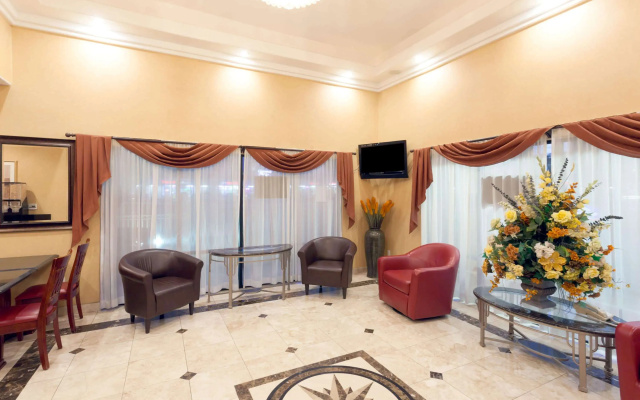 photo 2 of Howard Johnson Hotel & Suites by Wyndham Pico Rivera
