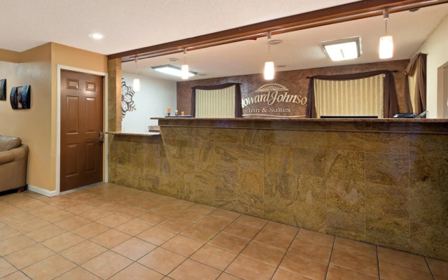 photo 2 of Quality Inn & Suites I-35 near Frost Bank Center