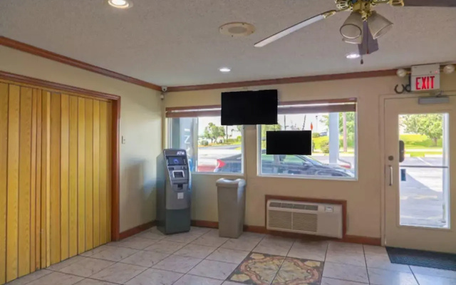 photo 5 of Howard Johnson Inn Ashburn
