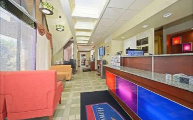 photo 2 of Howard Johnson by Wyndham Clifton NJ