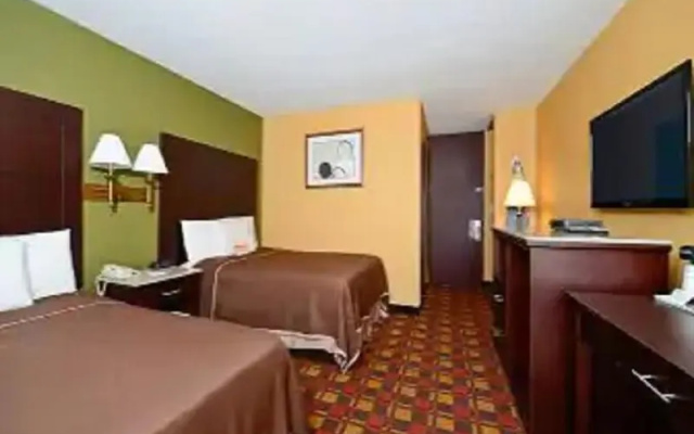 photo 5 of Howard Johnson Inn Clifton Nj