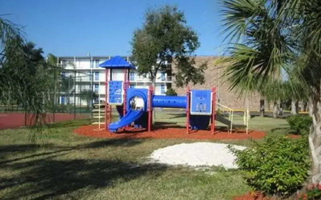 photo 3 of Howard Johnson Inn - Kissimmee Heritage Park