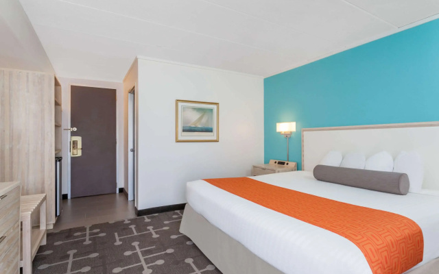 photo 3 of Howard Johnson by Wyndham Mystic