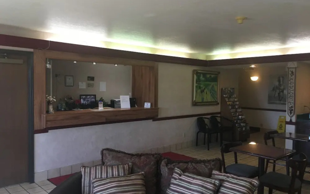 photo 2 of Howard Johnson Inn Nicholasville/Lexington