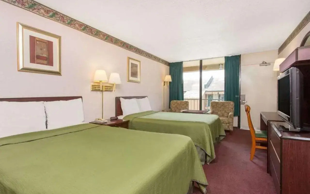 photo 5 of Howard Johnson Inn Roanoke/Airport