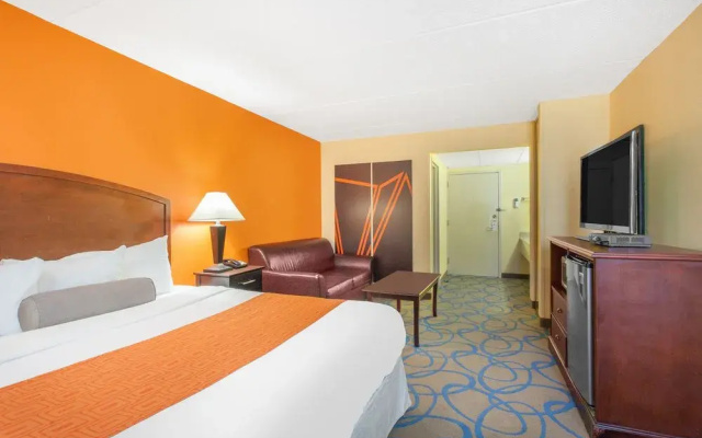photo 5 of Howard Johnson Inn Suffern