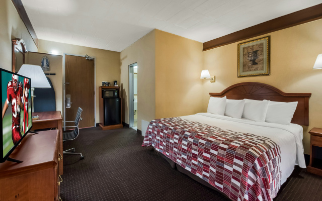 photo 5 of Red Roof Inn & Suites Newark - University