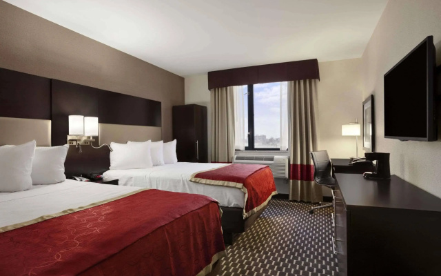 photo 3 of Howard Johnson by Wyndham Jamaica NY Near AirTrain JFK