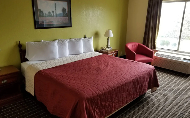 photo 5 of Travelodge by Wyndham Lansing IL