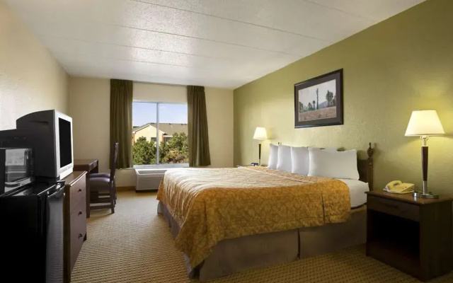 photo 3 of Howard Johnson Lansing