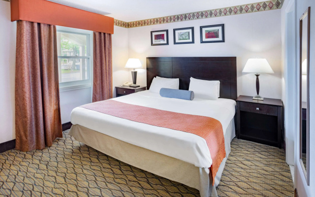 photo 5 of Howard Johnson by Wyndham Lenox