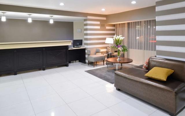 photo 2 of Best Western Plus LA Mid Town Hotel