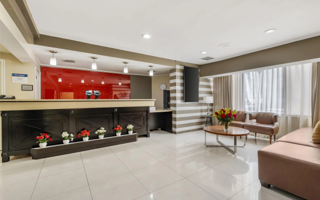 photo 4 of Best Western Plus LA Mid Town Hotel