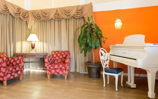 photo 5 of Howard Johnson by Wyndham Williamsburg