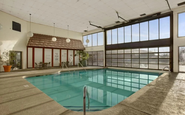 photo 5 of 堪萨斯城豪生广场会议中心酒店(Howard Johnson Plaza Kansas City Hotel & Conference Center)