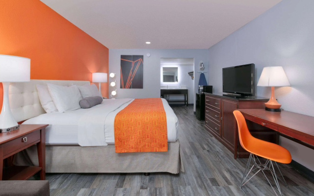 photo 4 of Howard Johnson by Wyndham San Marcos