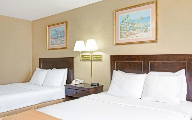 photo 5 of Howard Johnson by Wyndham Torrance