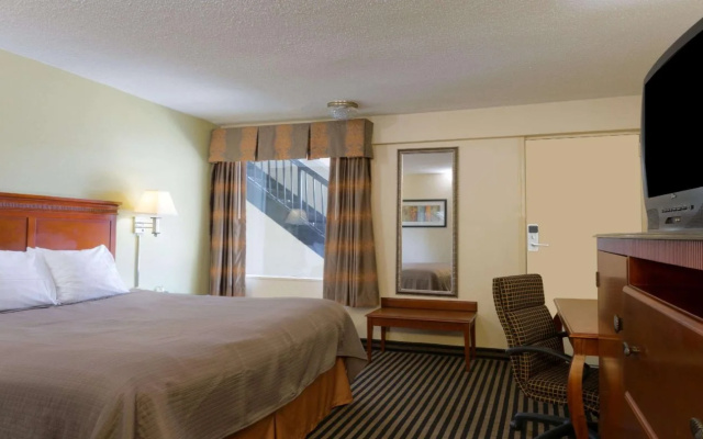 photo 4 of Red Roof Inn Washington, DC
