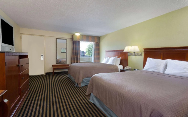 photo 5 of Red Roof Inn Washington, DC