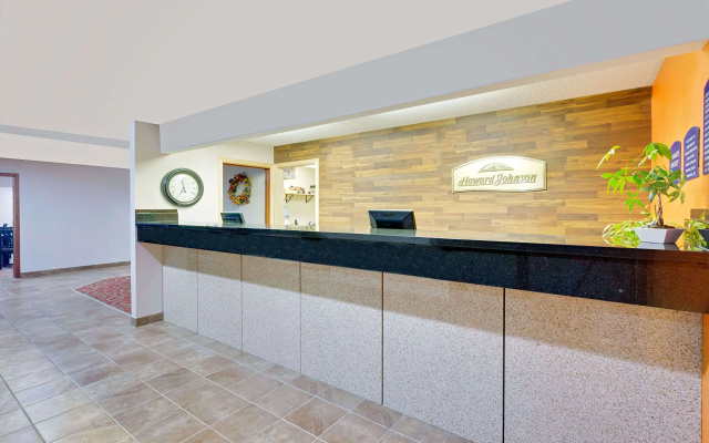 photo 2 of Howard Johnson by Wyndham Waterloo/Cedar Falls