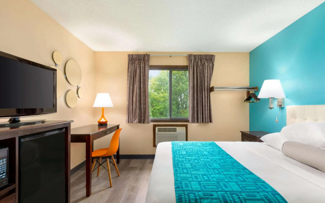 photo 5 of Howard Johnson by Wyndham Waterloo/Cedar Falls