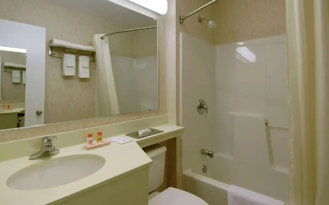 photo 5 of Howard Johnson By Wyndham Williamstown