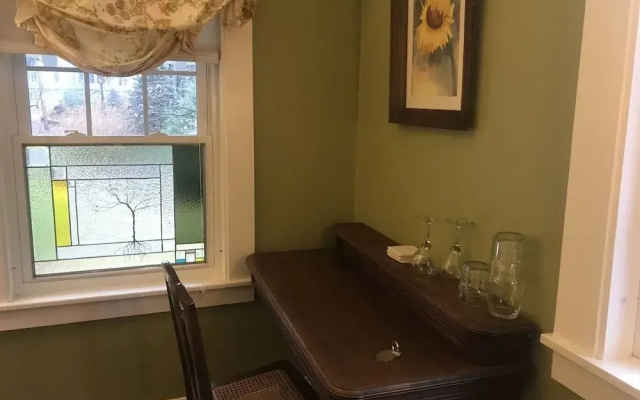 photo 3 of Howarth House Bed And Breakfast