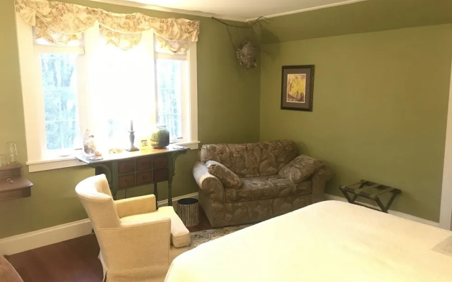 photo 2 of Howarth House B&B