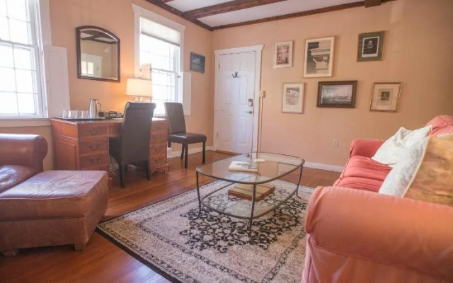 photo 3 of Howland House Inn