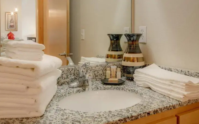 photo 4 of Hoyt Street Apartment by Stay Alfred