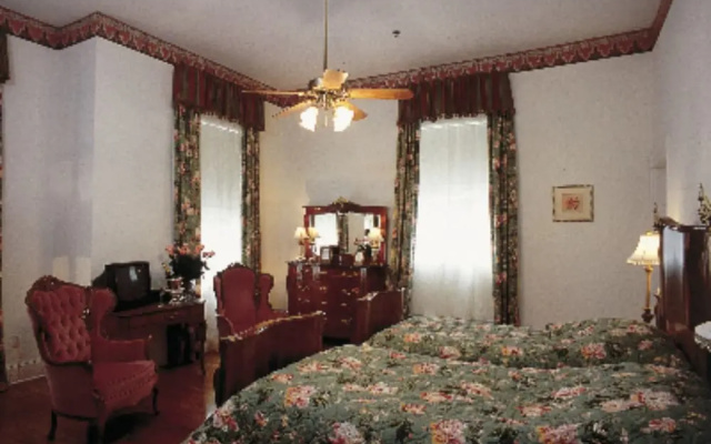 photo 3 of Hubbard Mansion B&B