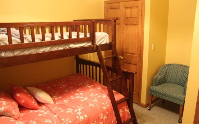 photo 2 of Huck`s Place