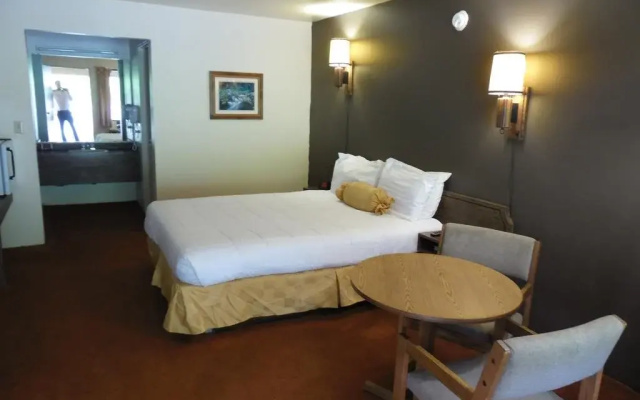 photo 2 of Hudson Inn Milford