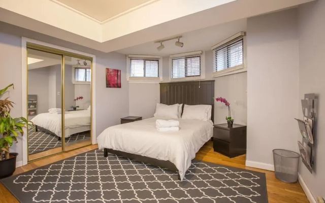 photo 2 of Huge 1 Bedroom in Heart of Back Bay